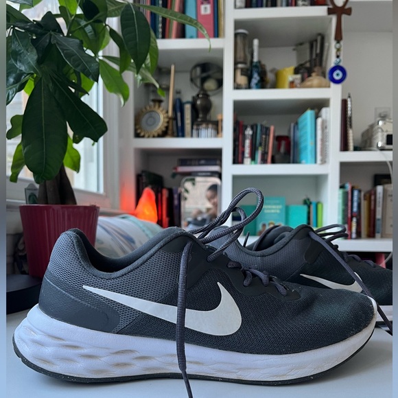 Nike Revolution 6, Men's Road Running Shoes - Picture 2 of 13